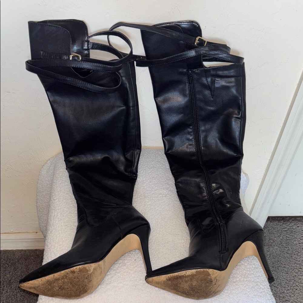 Elegant Black Leather Knee-High Boots